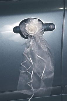 Mašľa na kľučku biela s ivory saténovou ružou